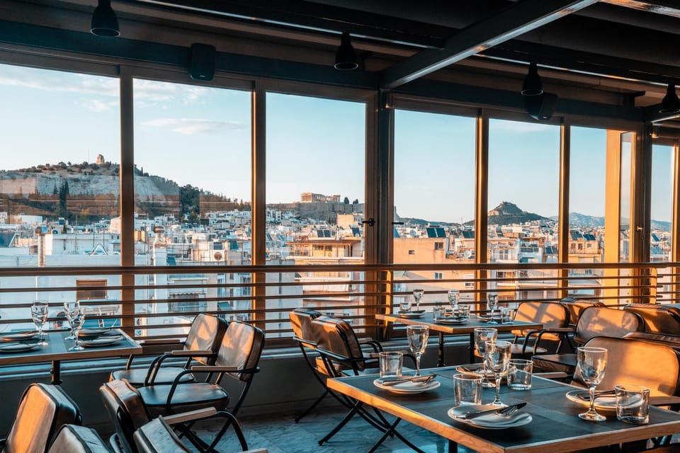 Property building, Restaurant/places to eat, Balcony/Terrace, Area and facilities