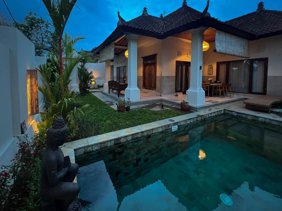Property building, Night, Garden, Garden view, Pool view, Swimming pool