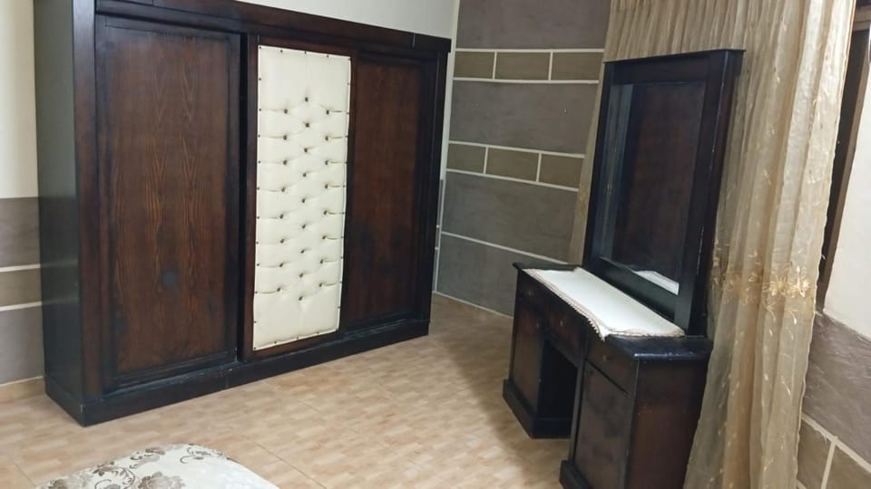 شقة الياسمين العائلية الفاخرة Apartment in Africa