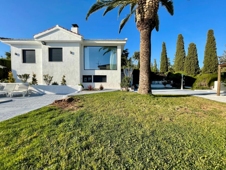 VILLA EXCLUSIVA con Piscina, Jardín y Barbacoa House in Andalusia