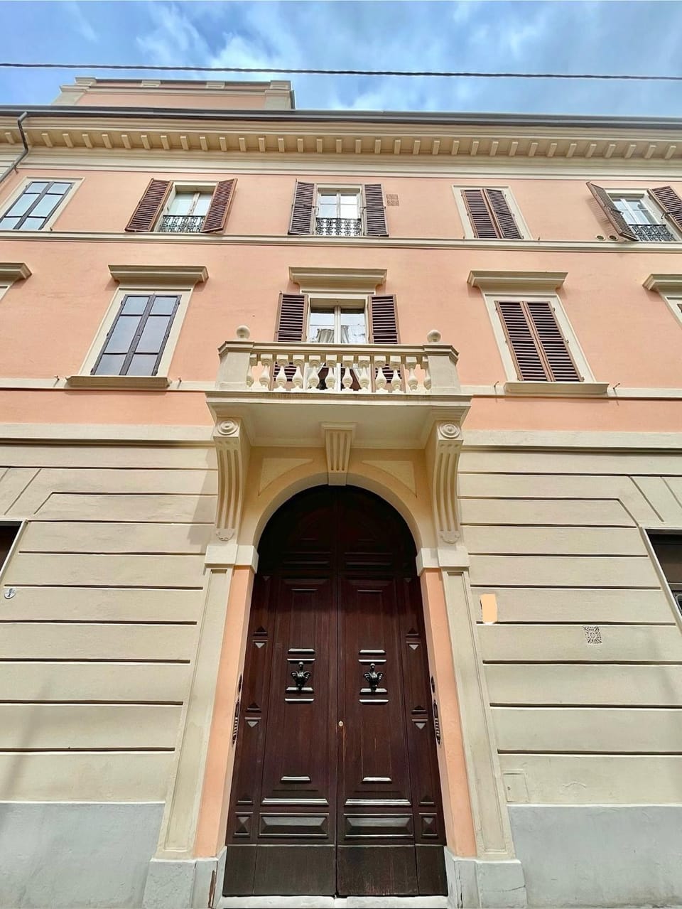 Facade/entrance, Day