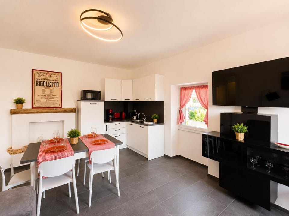 TV and multimedia, Kitchen or kitchenette, Living room