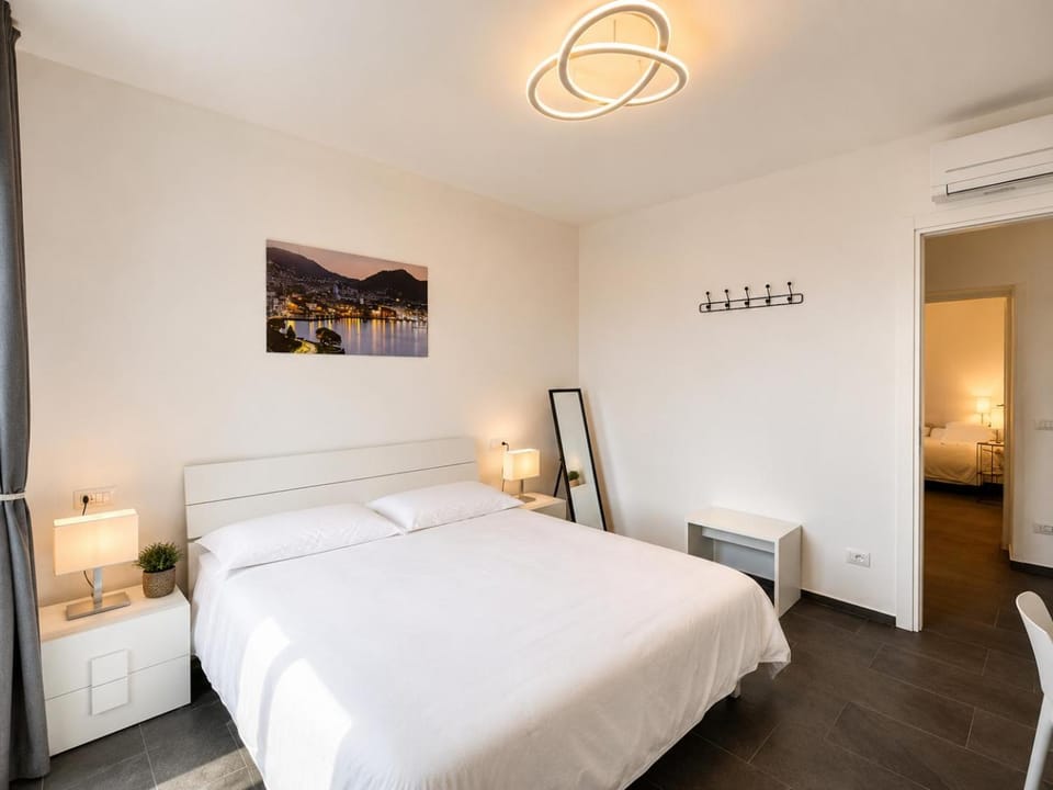 Bed, Photo of the whole room, Bedroom, air conditioner