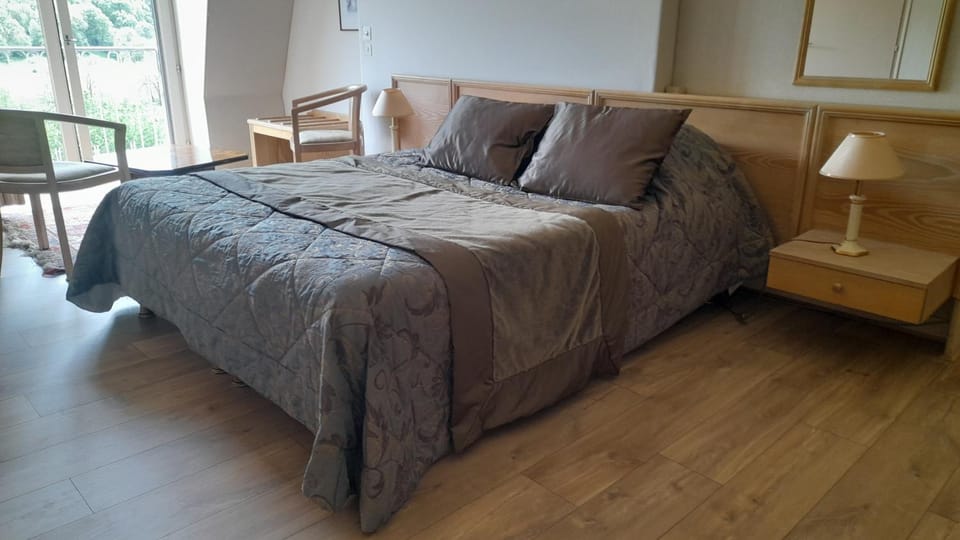Chambre d'hôte la Maronne dans le Cantal Bed and Breakfast in Auvergne-Rhône-Alpes