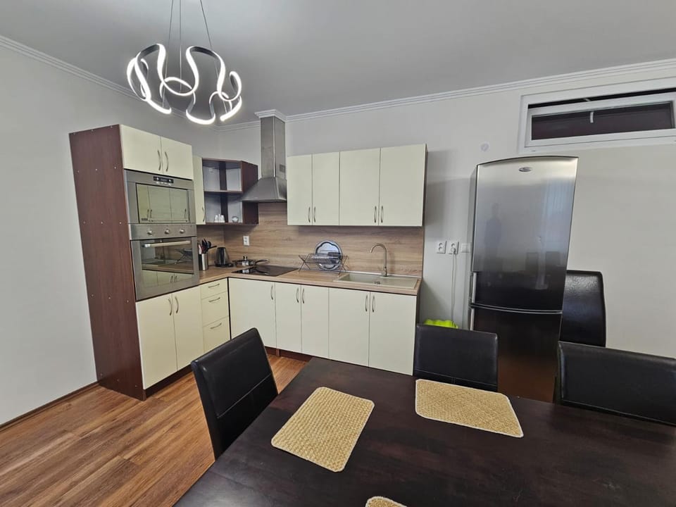 Kitchen or kitchenette, oven