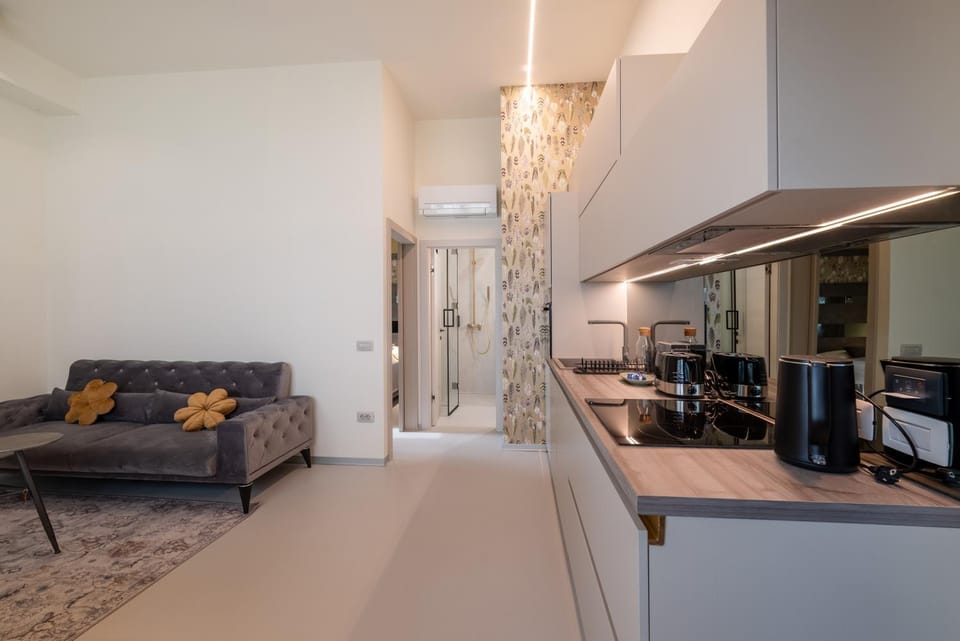 Kitchen or kitchenette, Living room, Seating area