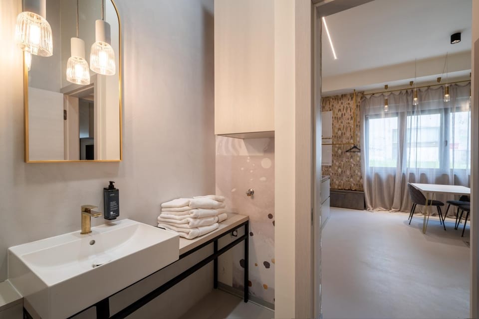 Bathroom, towels