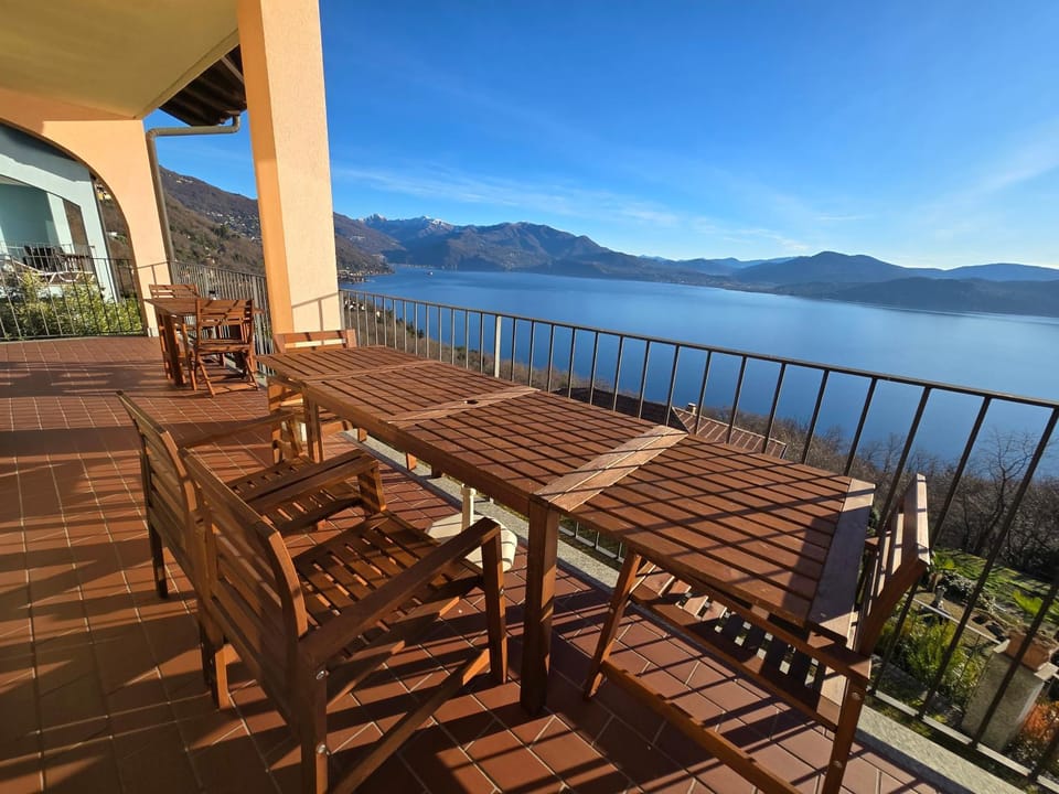 Day, Natural landscape, View (from property/room), Balcony/Terrace, Lake view, Mountain view