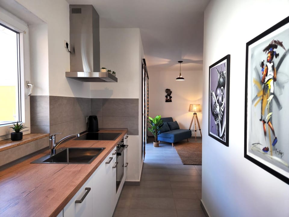 Seating area, kitchen