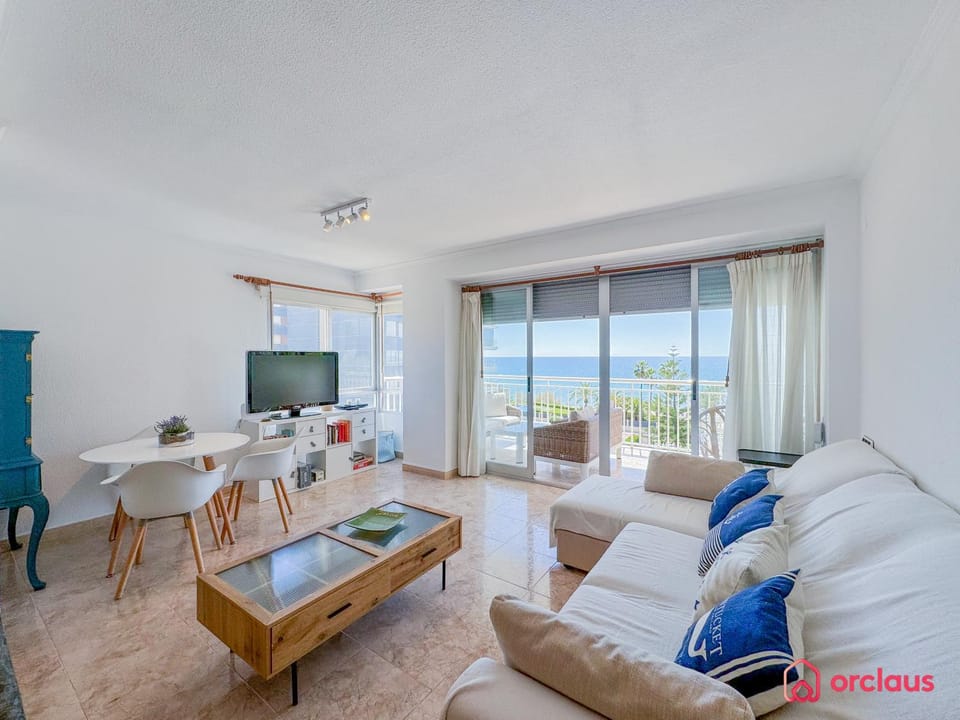 TV and multimedia, Living room, Seating area, Dining area, Sea view