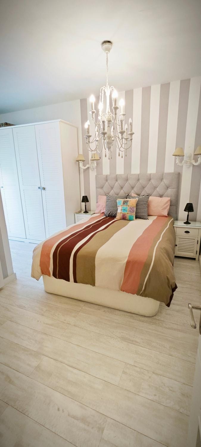 Bed, Photo of the whole room, Bedroom, wardrobe