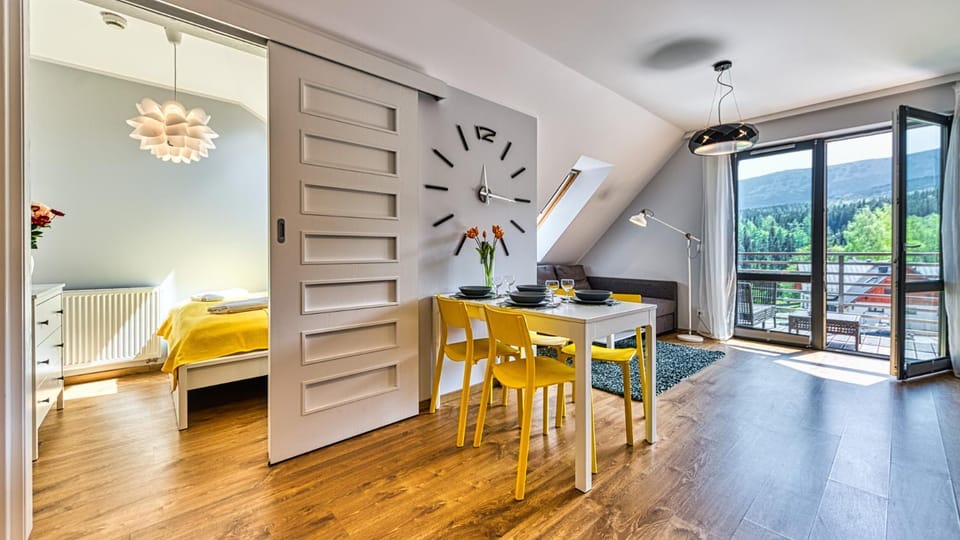 Bed, Seating area, Dining area, Bedroom