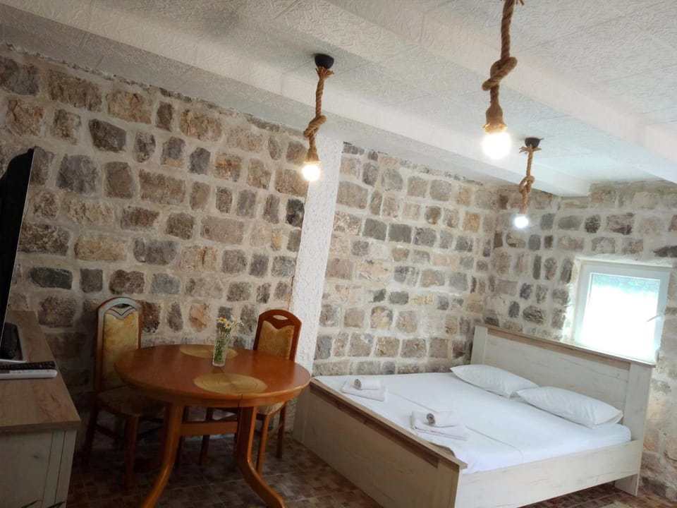 Luiggi Apartment in Dobrota
