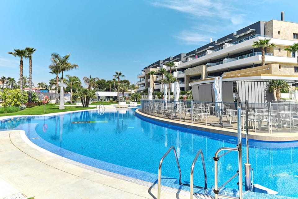 Property building, Swimming pool