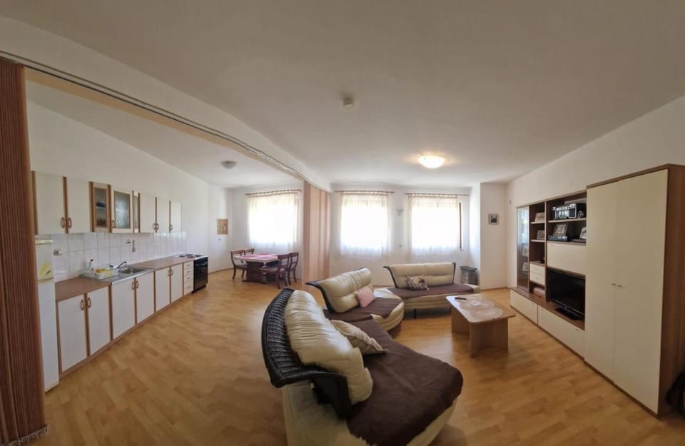 Kitchen or kitchenette, Living room, Seating area