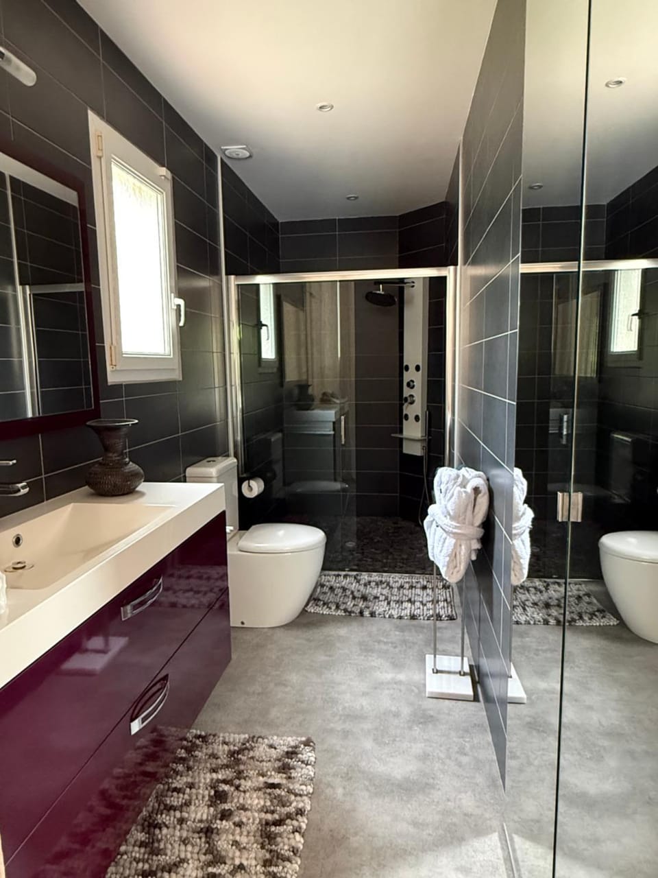 Shower, Toilet, Bathroom, towels
