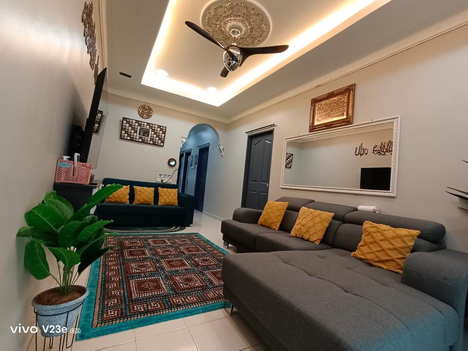 TV and multimedia, Living room, Seating area, air conditioner