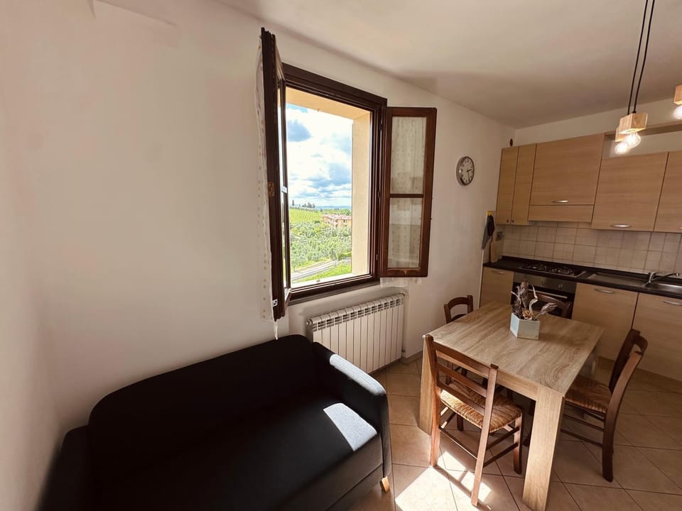 Kitchen or kitchenette, Living room, Seating area, Dining area, stove
