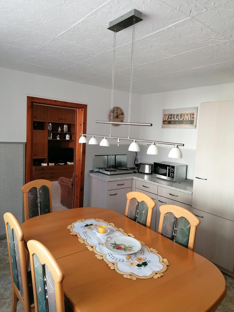 Kitchen or kitchenette, Dining area