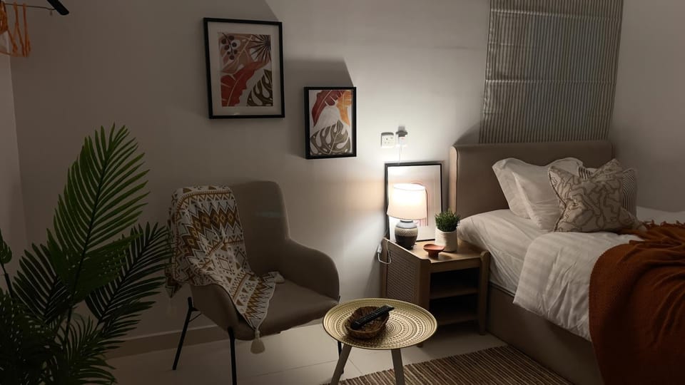 Bed, Photo of the whole room, Bedroom, internet