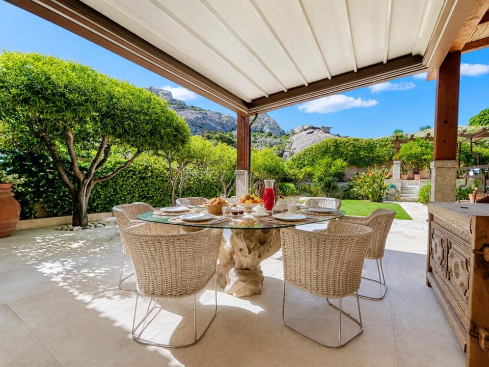 Natural landscape, Garden, Balcony/Terrace, Dining area, Garden view