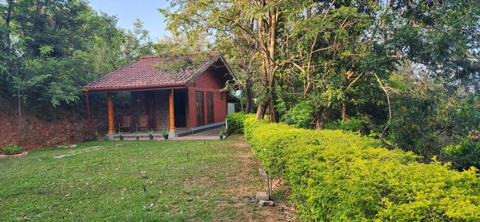 Roo hills sea view chalet Chalet in Sri Lanka