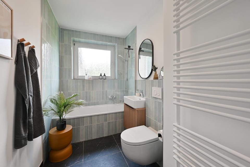 Shower, Toilet, Bathroom, Bath, towels
