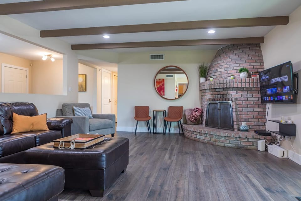 Charming House near Kierland Pool Heater Hot Tub House in Scottsdale