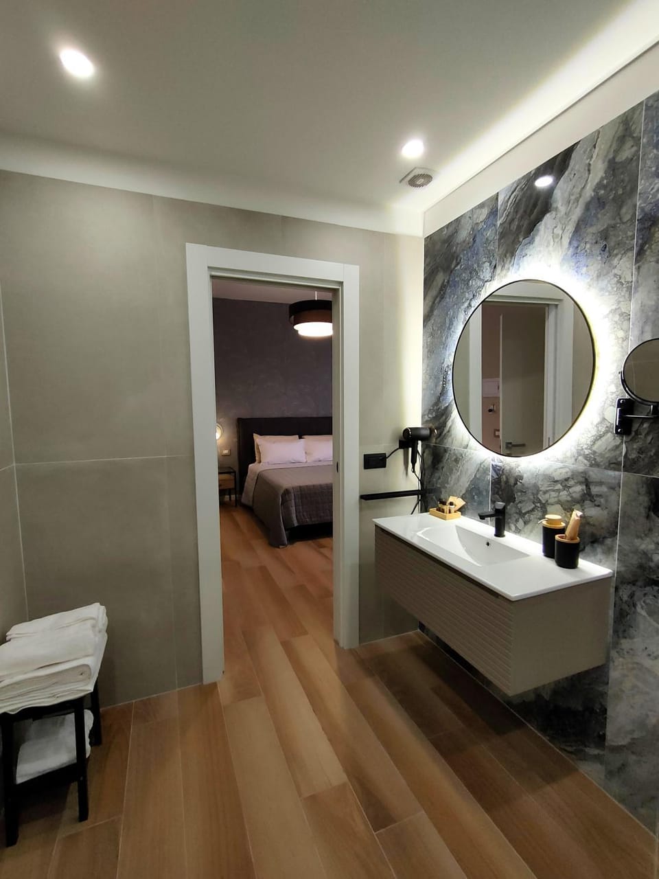 Bathroom, Photo of the whole room, hair dryier, towels