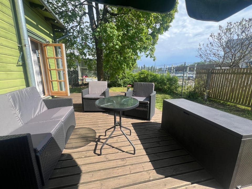 Patio, Day, Garden, Balcony/Terrace, Kitchen or kitchenette, Seating area