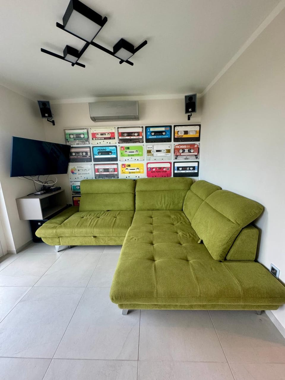 TV and multimedia, Seating area