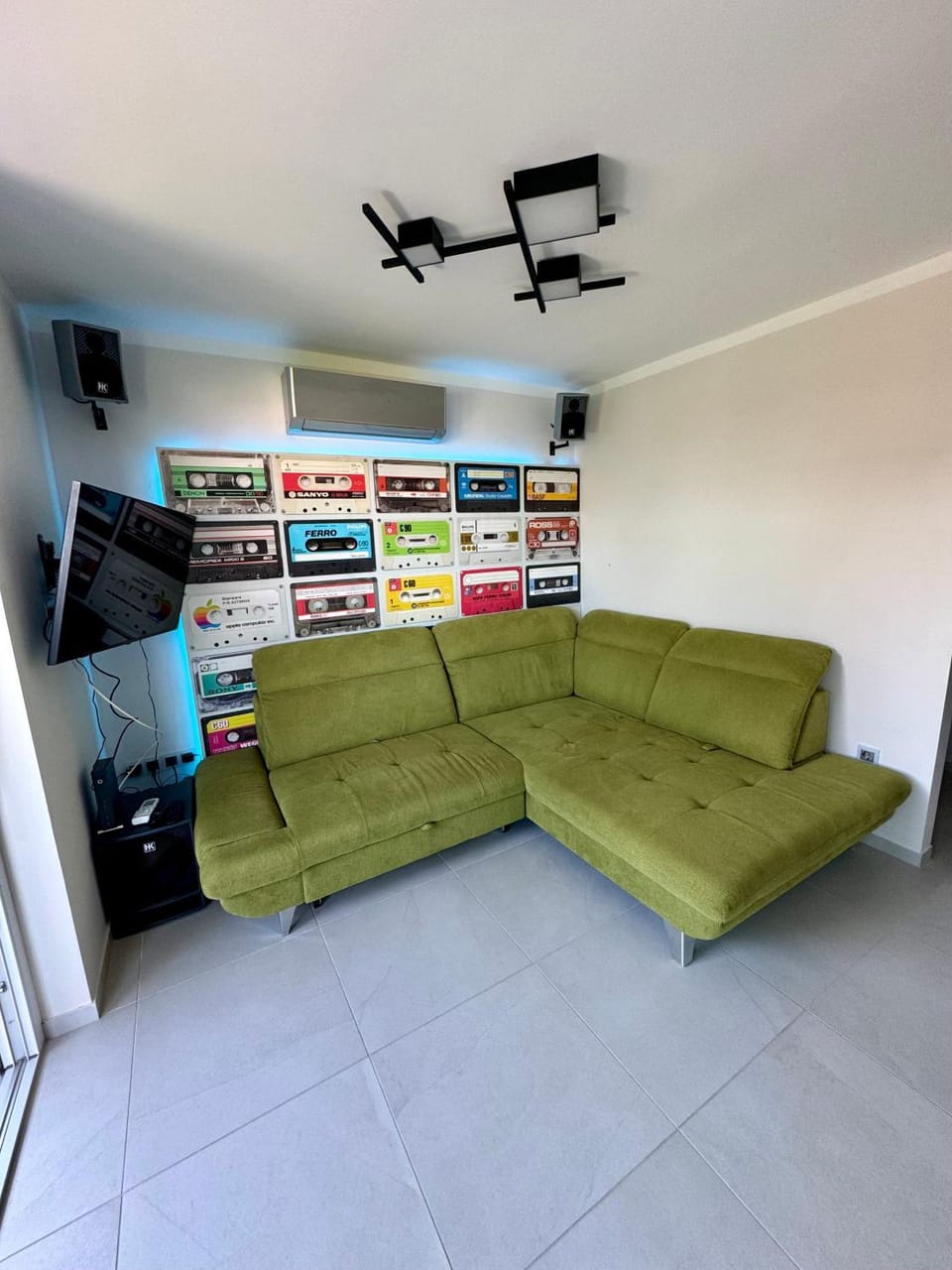 Communal lounge/ TV room, TV and multimedia, Living room, Seating area