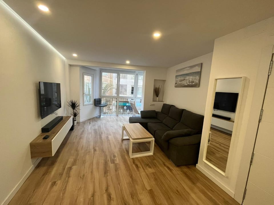 Communal lounge/ TV room, TV and multimedia, Living room, Seating area