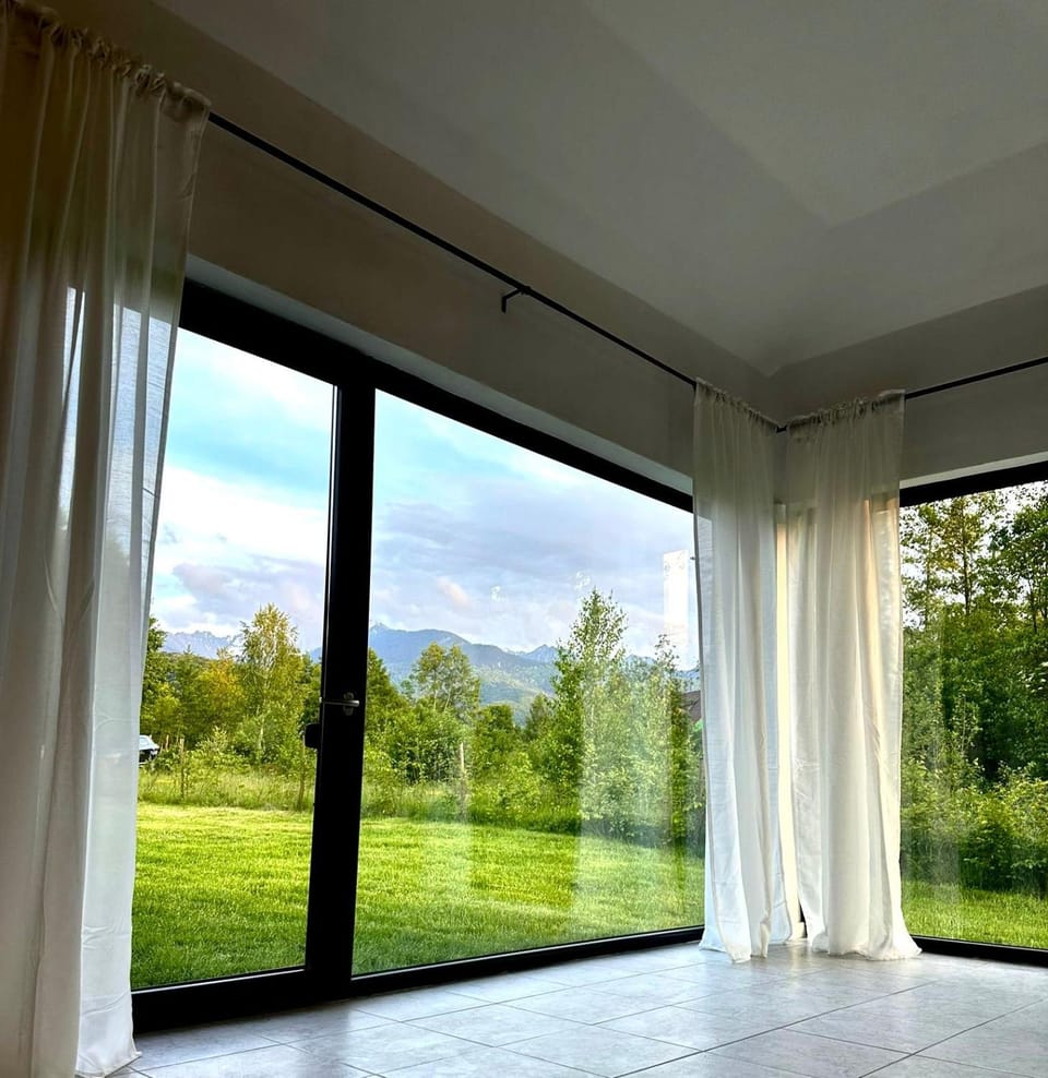 Cottage Bytheriver House in Romania