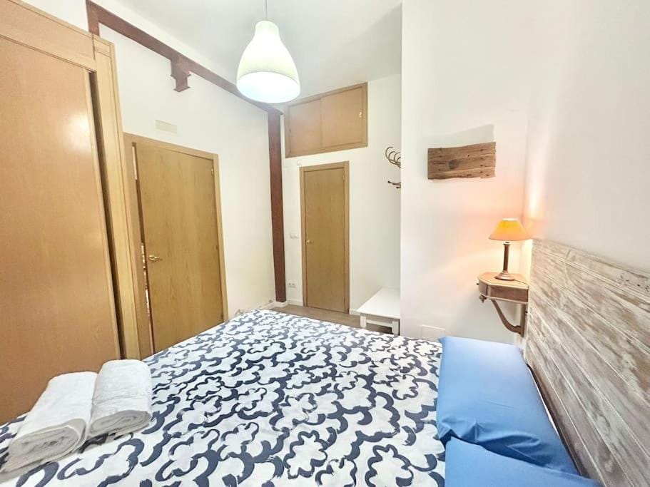 Centro Lavapiés Mesón D Paredes Apartment in Centro