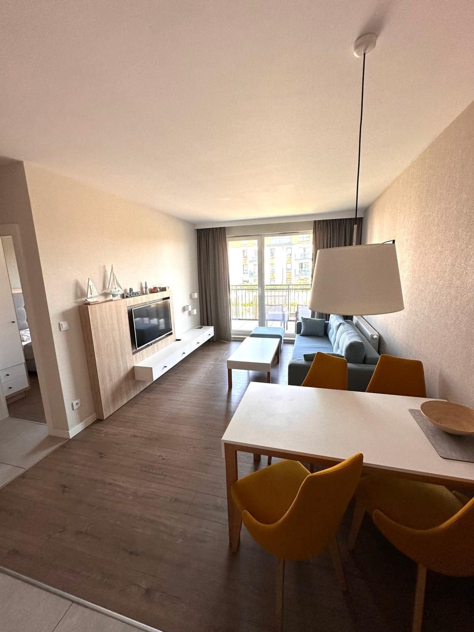 TV and multimedia, Living room, Seating area