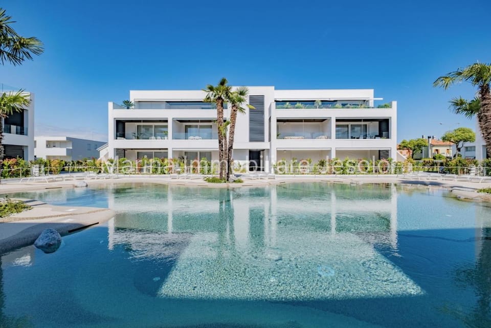 Property building, Swimming pool