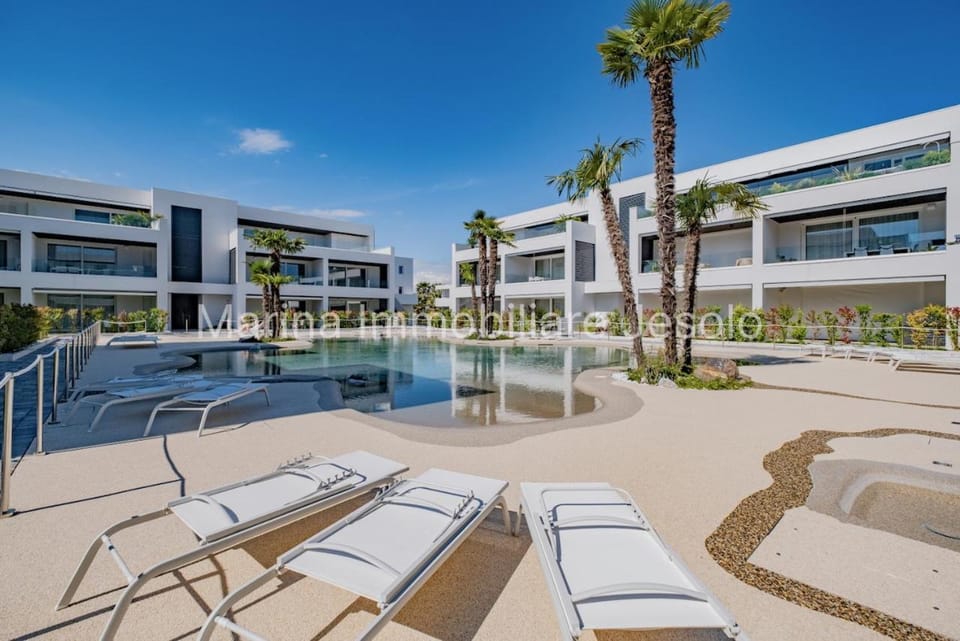 Solarium, View (from property/room), Pool view, Swimming pool, Inner courtyard view
