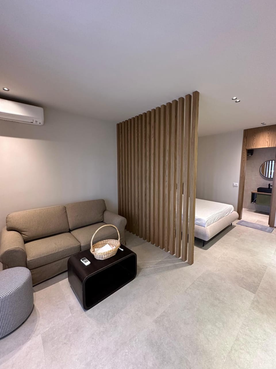 Living room, Seating area, air conditioner