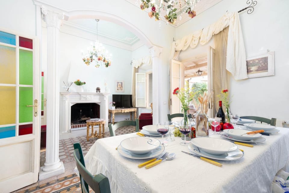 Living room, Dining area