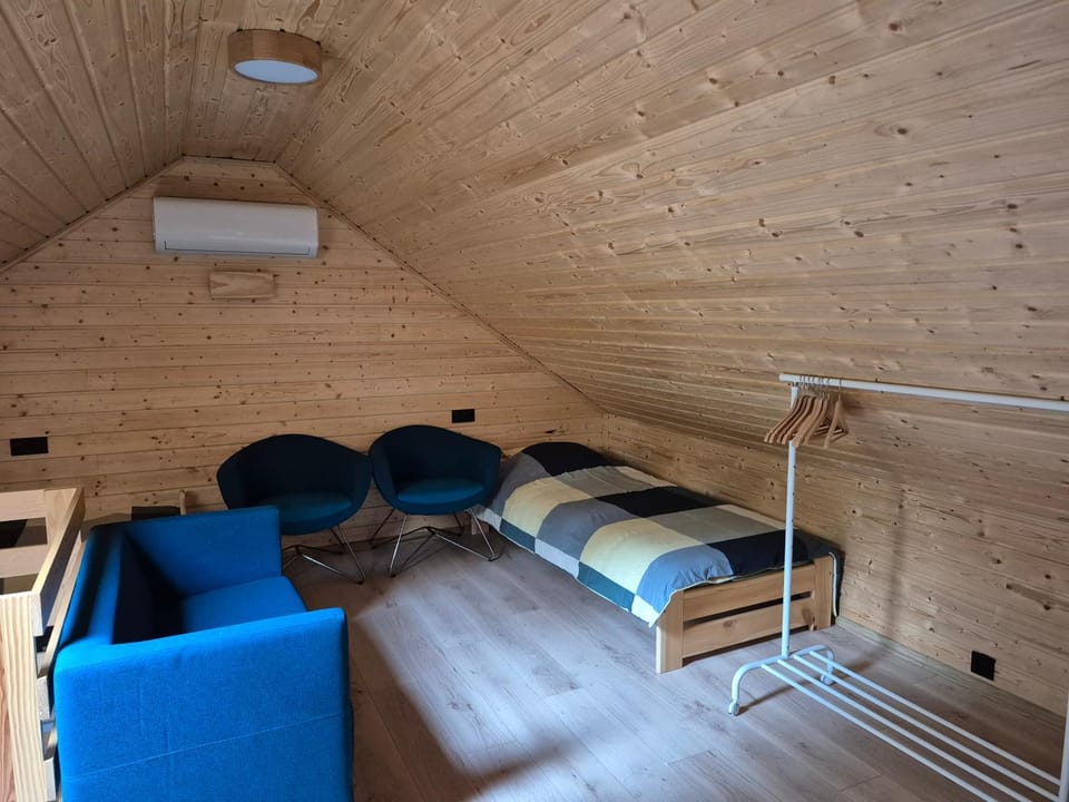 Bed, Photo of the whole room, Bedroom, air conditioner