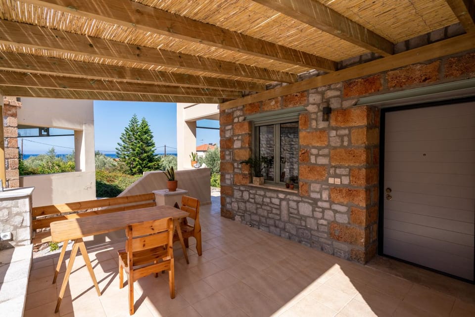 View (from property/room), Balcony/Terrace, Seating area