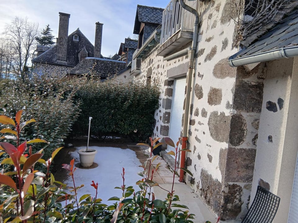 Gîte dans le Cantal dans la vallée de la Maronne House in Auvergne-Rhône-Alpes