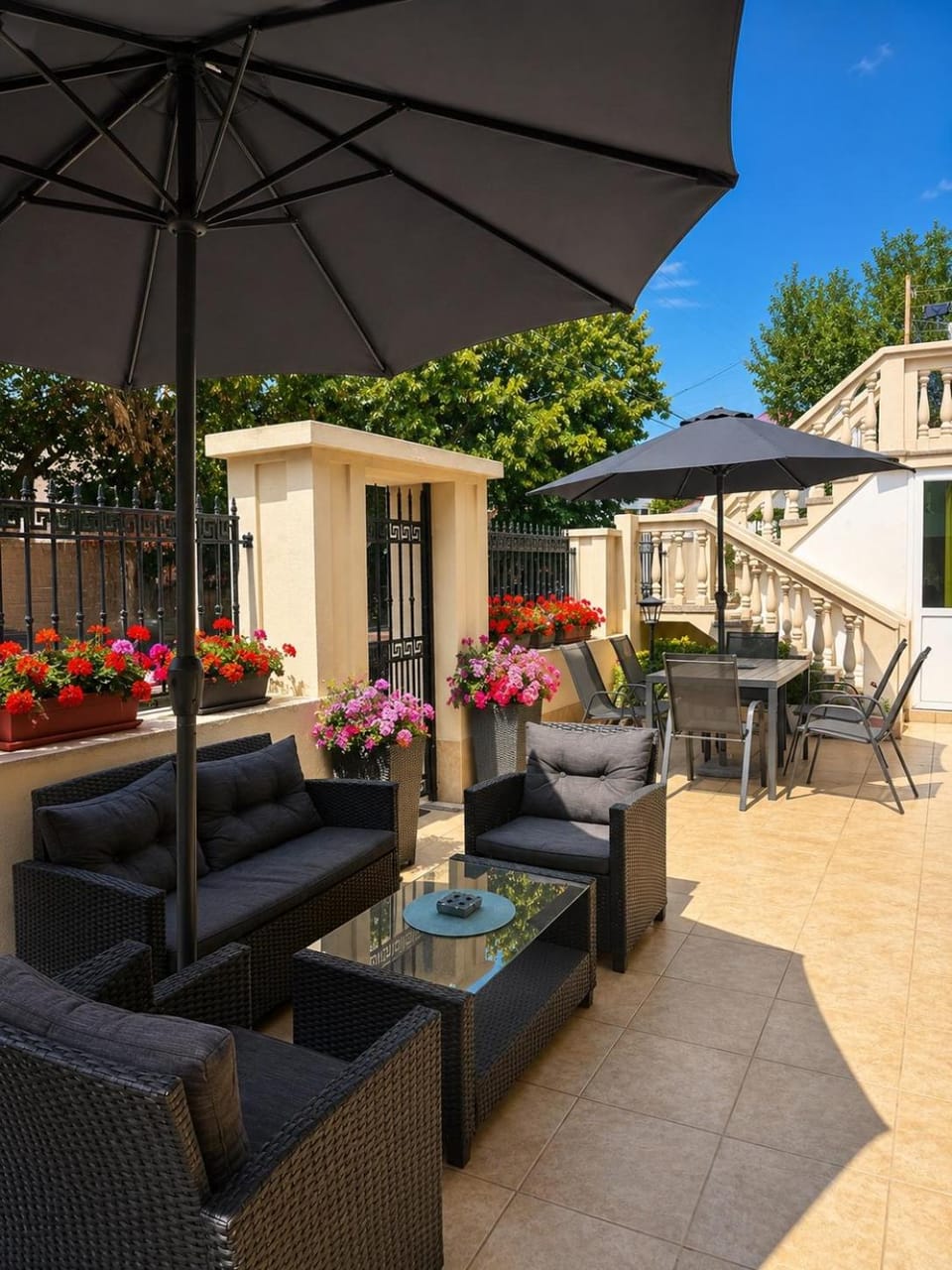 Patio, Day, Garden, Seating area