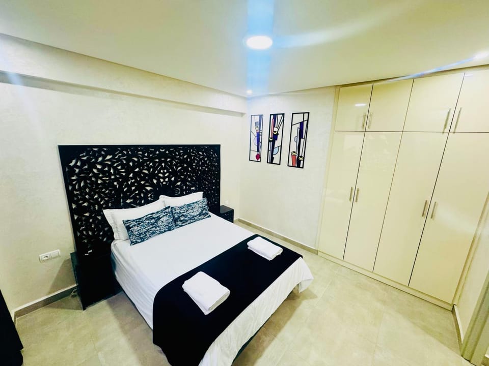 C-Appartement de luxe plein centre de gueliz avec piscine parking wifi netflix Apartment in Marrakesh