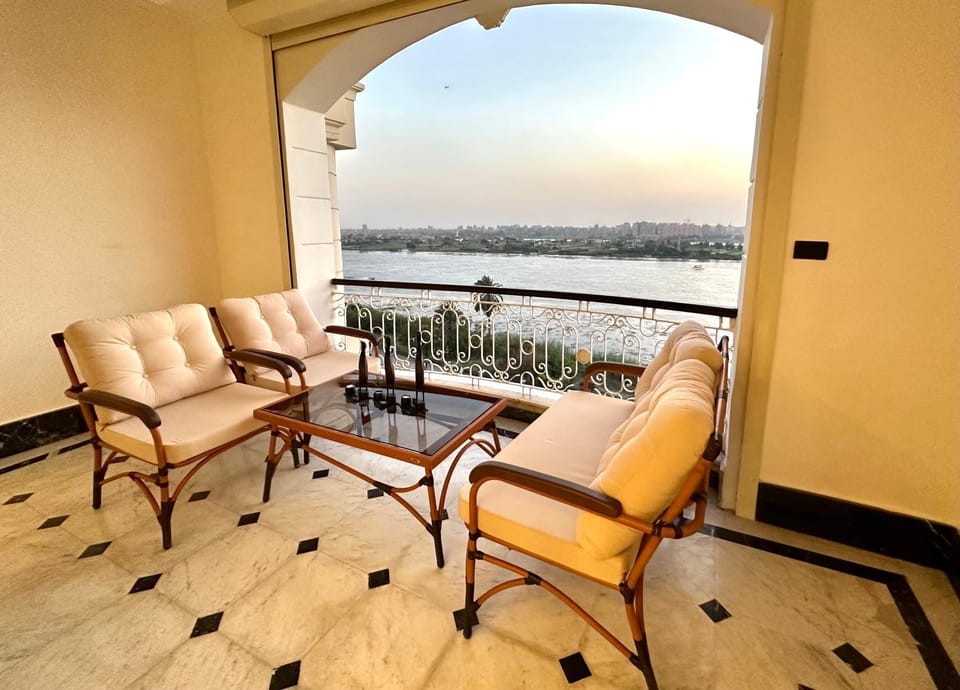 Luxury Nile view , Cornish Nile Apartment in Cairo Governorate