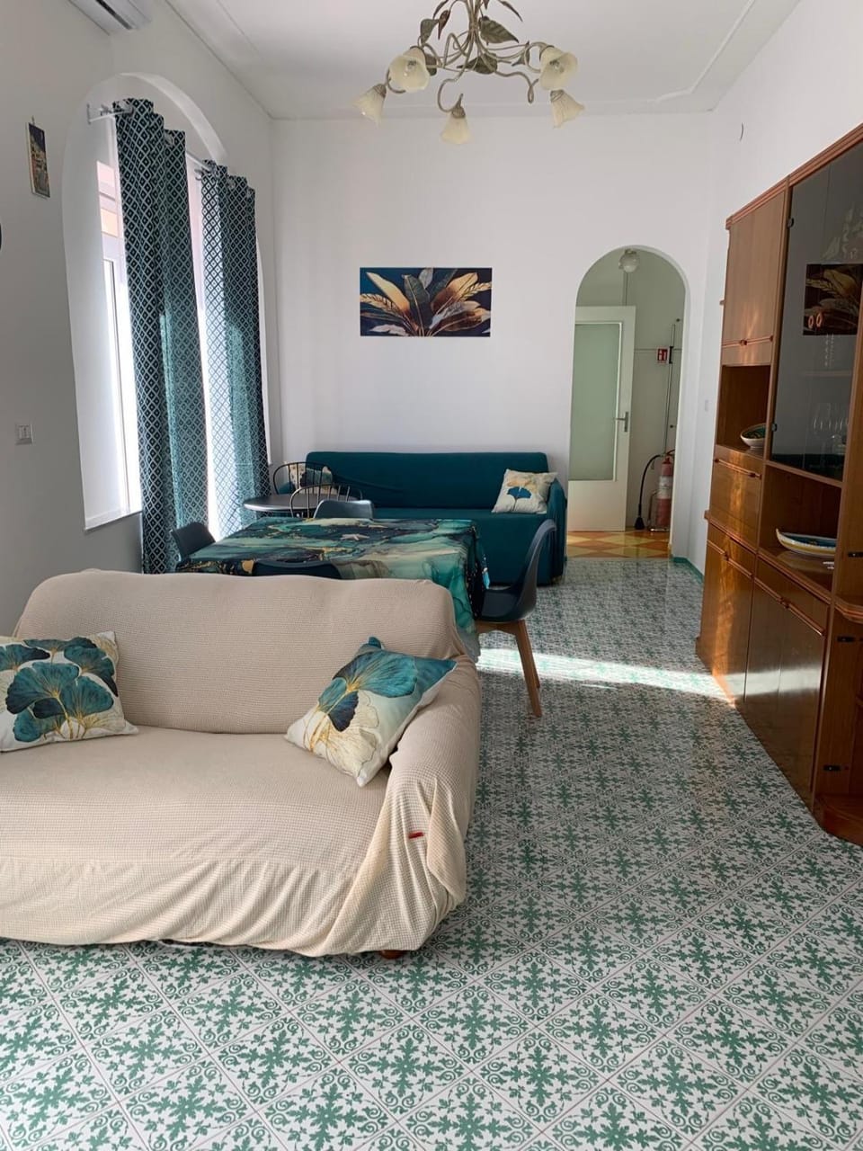 Bed, Living room