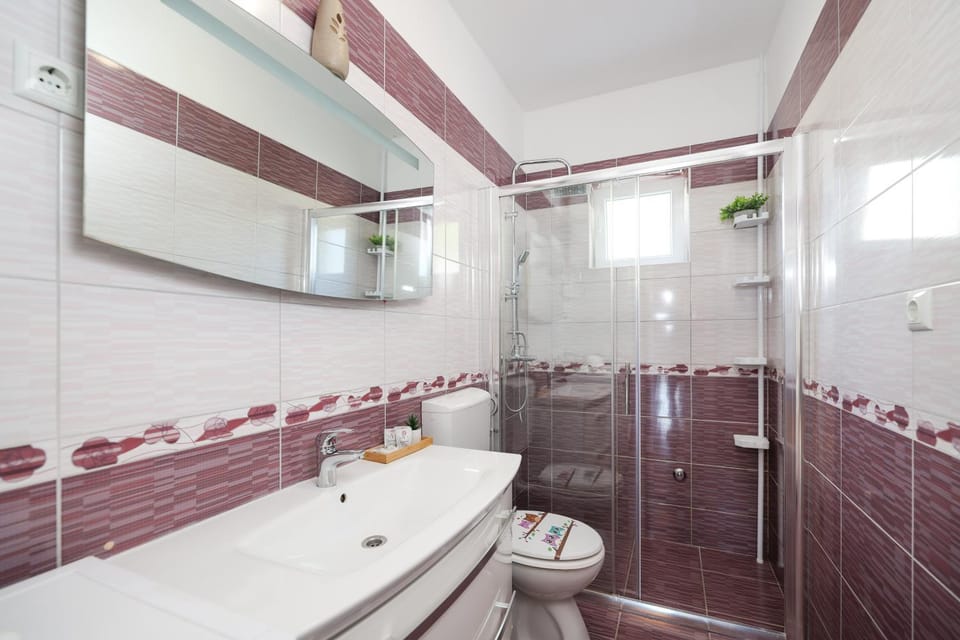 Shower, Bathroom, towels