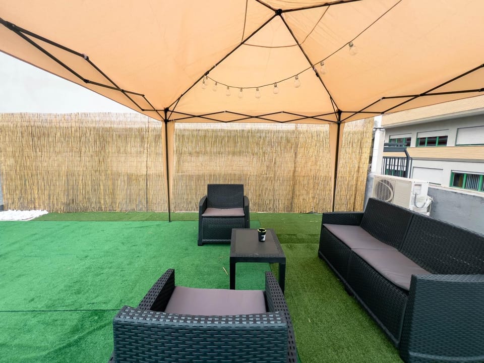 Patio, Day