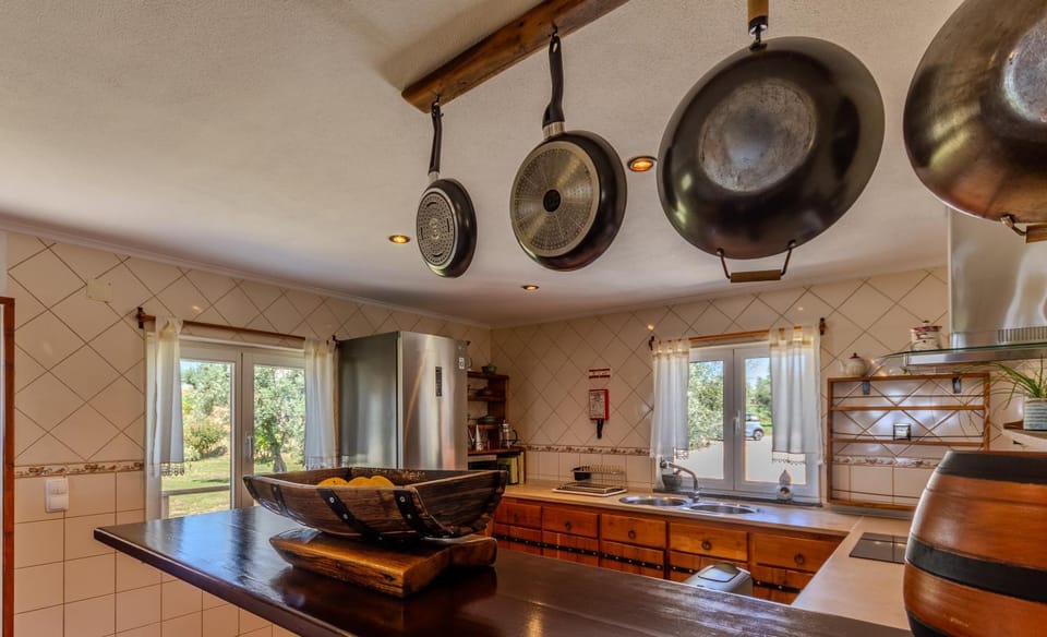 Kitchen or kitchenette, Food, dishwasher, stove